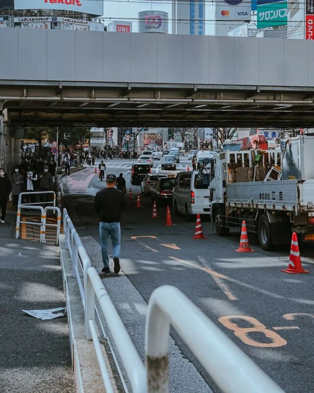 Q. What if one of the usual things in an urban environment is missing?
都市の当たり前がひとつでも欠けたら？

#アーバンサバイバル #urbansurvival #urbansurvivaltokyo #snapshot #streetsnap #streetphotographyjapan #streetsnaps #streetphotography #streetsnapshot #snapphoto #tokyo #japan #tokyophoto #japaneseculture #shibuya #shibuyastation #shibuyastream #google
