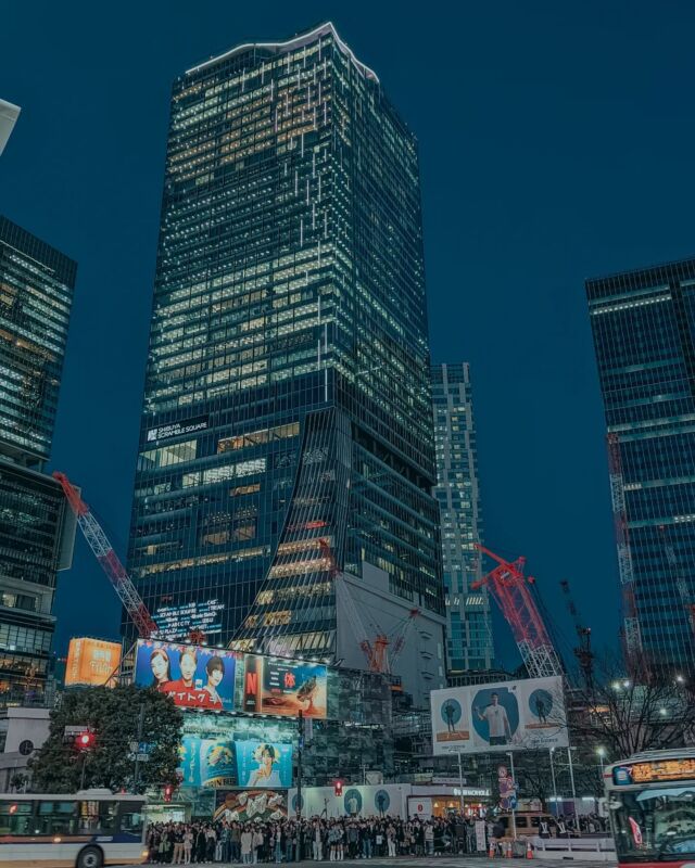Q. What if one of the usual things in an urban environment is missing?
都市の当たり前がひとつでも欠けたら？

#アーバンサバイバル #urbansurvival #urbansurvivaltokyo #snapshot #streetsnap #streetphotographyjapan #streetsnaps #streetphotography #streetsnapshot #snapphoto #tokyo #japan #tokyophoto #japaneseculture #shibuya #shibuyastation #shibuyastream #google